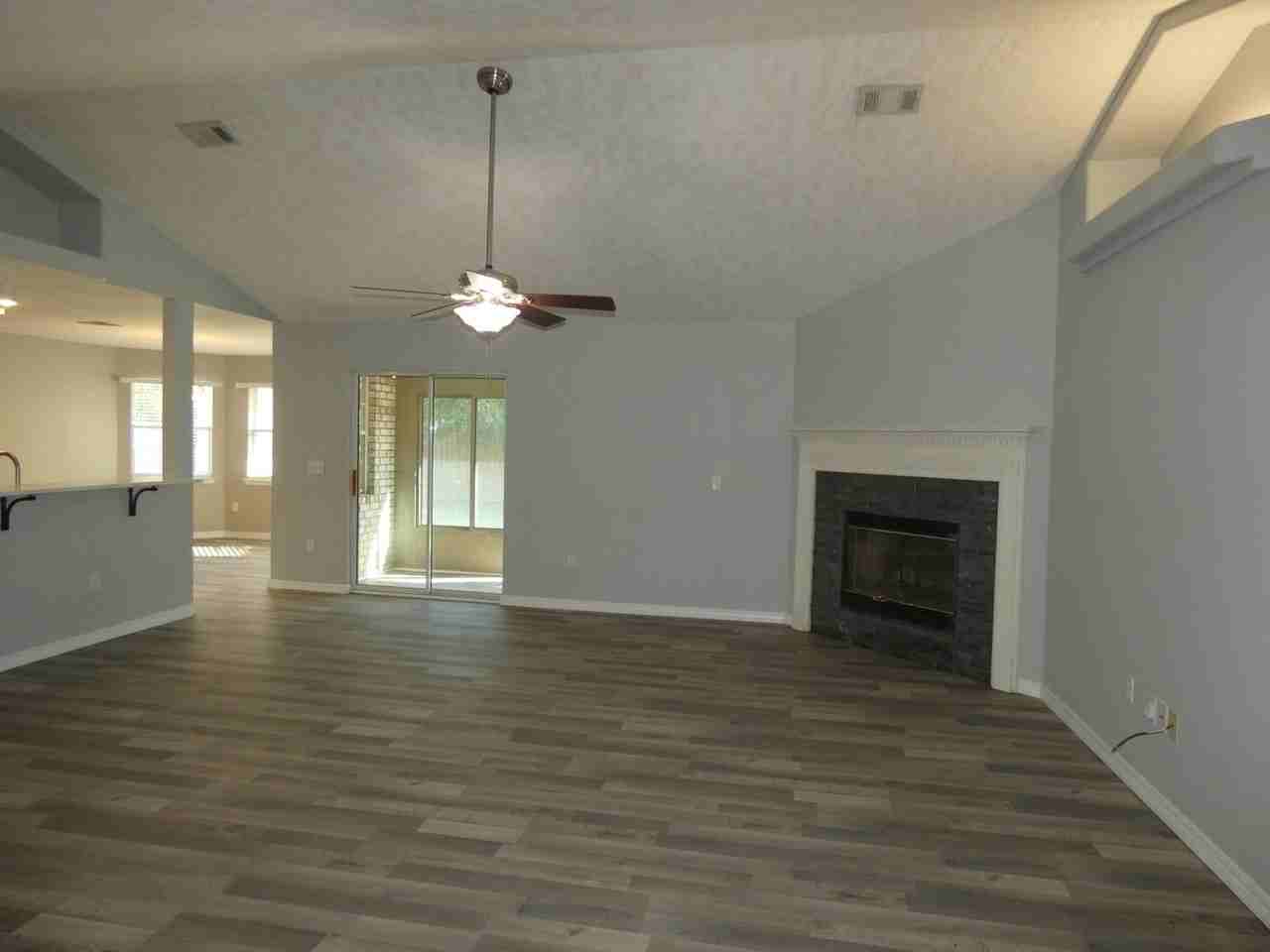 4734 Autumndale Dr - Photo 6 of 25