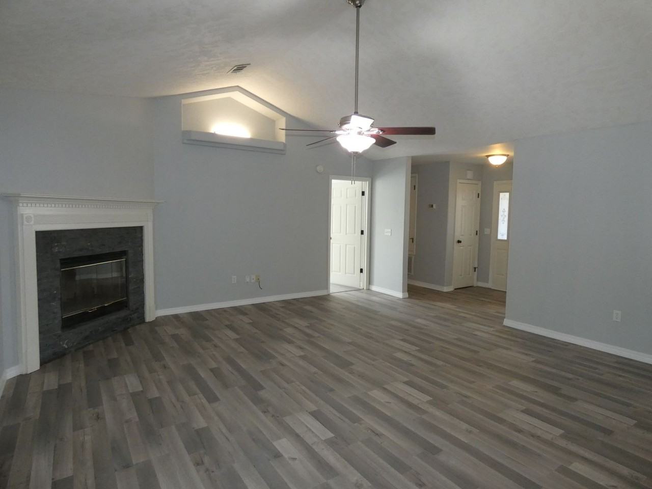 4734 Autumndale Dr - Photo 7 of 25