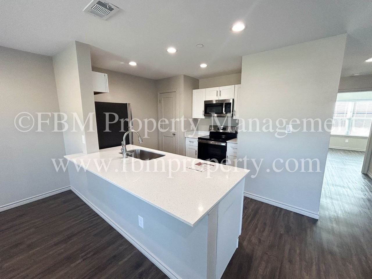 1203 N Clay St #611 - Photo 4 of 14