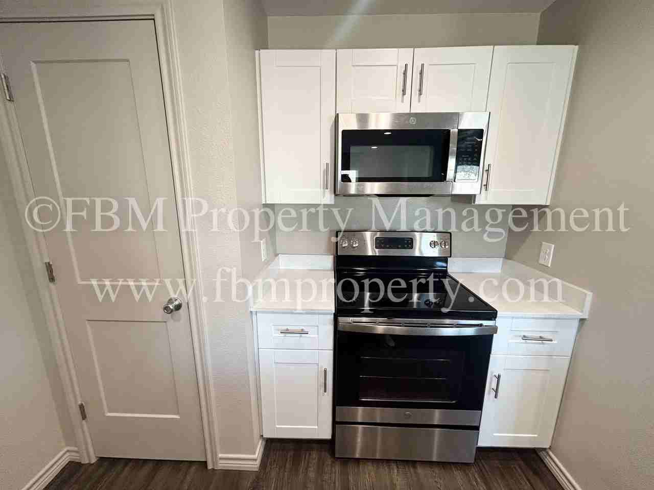 1203 N Clay St #611 - Photo 5 of 14