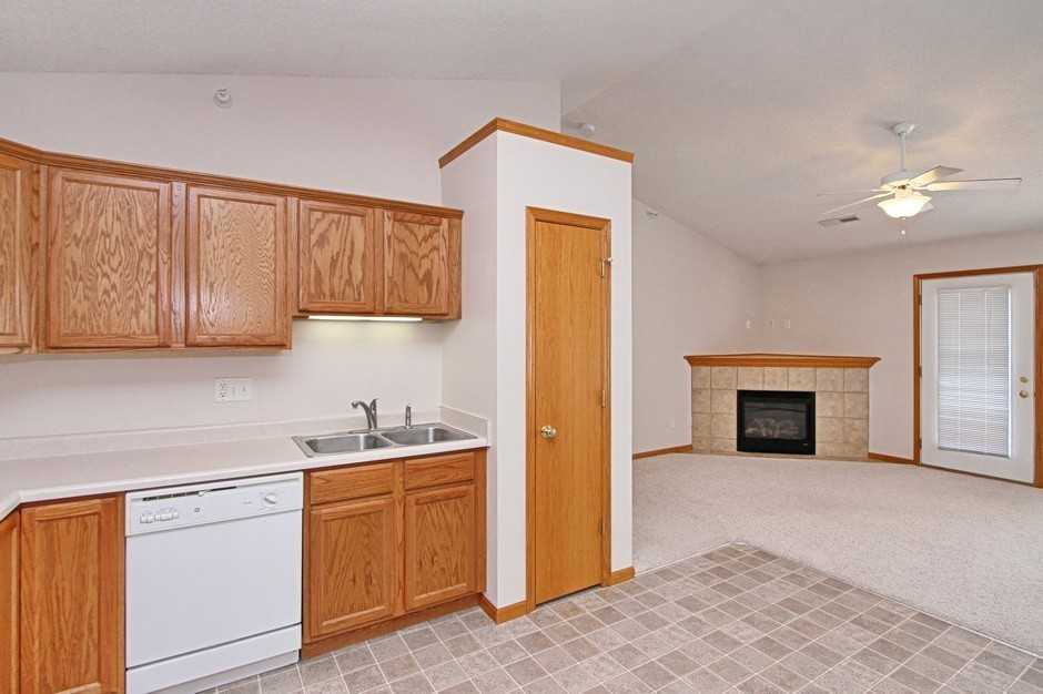 876 Boston Way - Photo 2 of 11