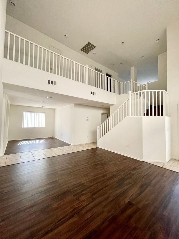 9572 Meridian Park Ave - Photo 2 of 17