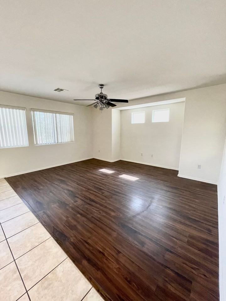 9572 Meridian Park Ave - Photo 4 of 17