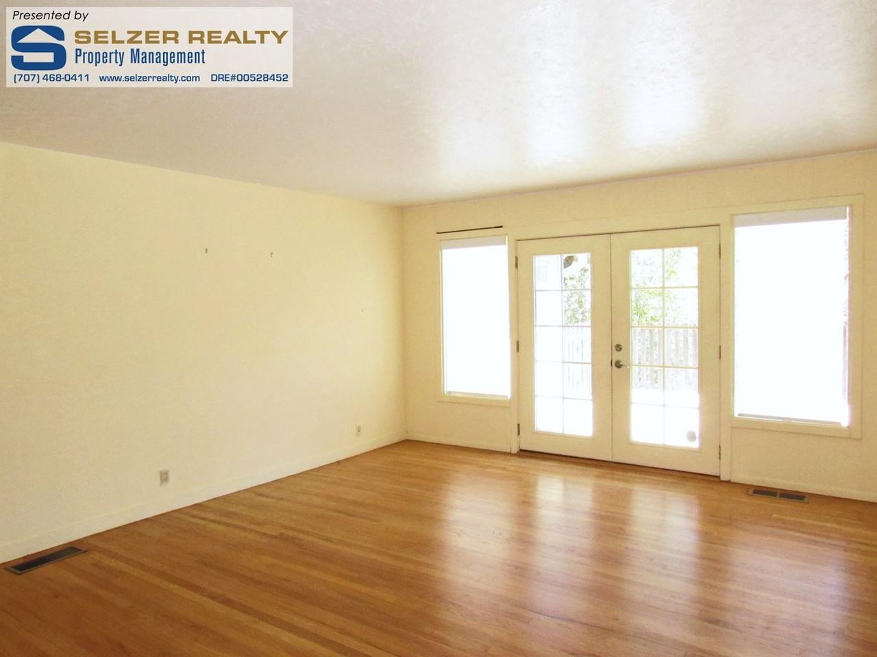 701 Vichy Hills Dr - Photo 3 of 10