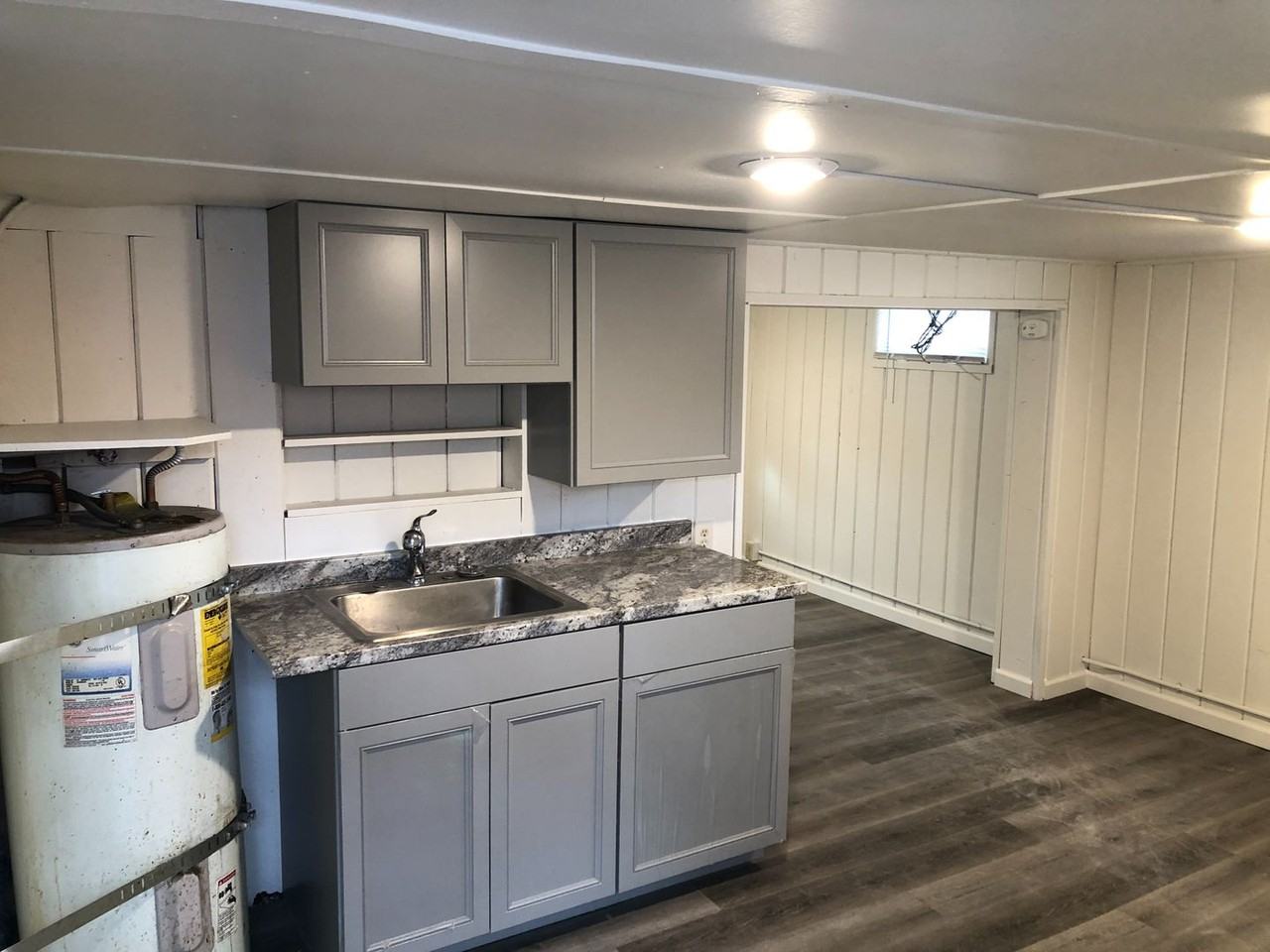 56 1/2 S Wells Ave - Photo 2 of 7