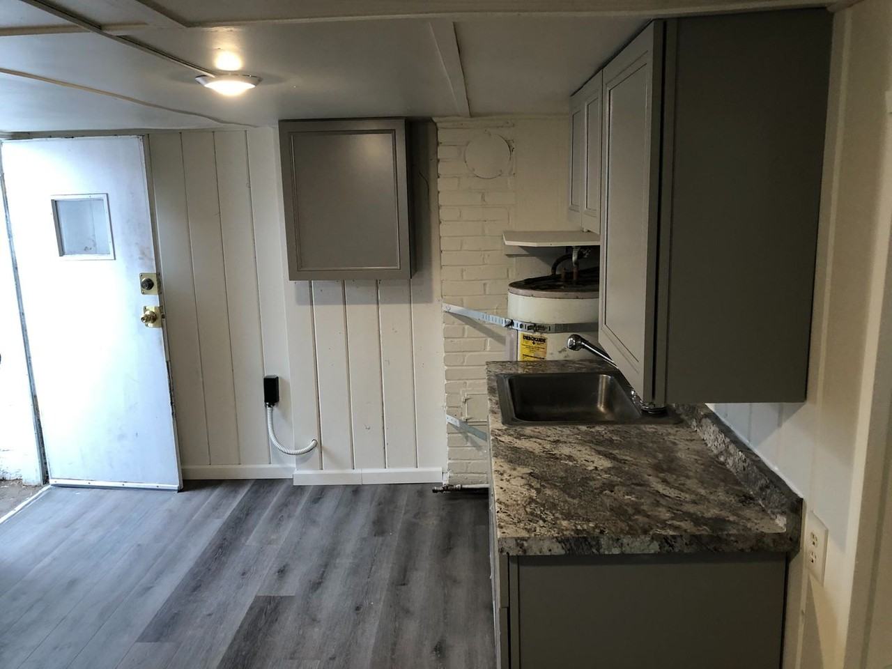 56 1/2 S Wells Ave - Photo 3 of 7