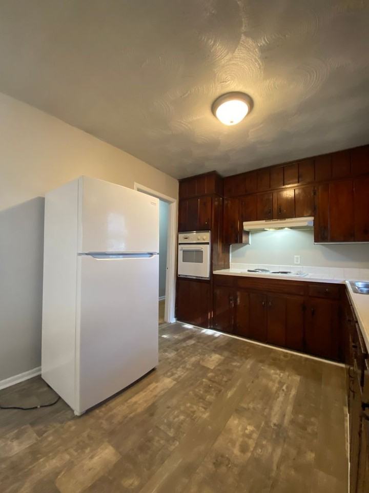 624 Bruce St - Photo 7 of 12