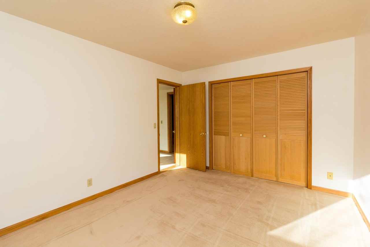 13719 Se 36th St - Photo 3 of 25