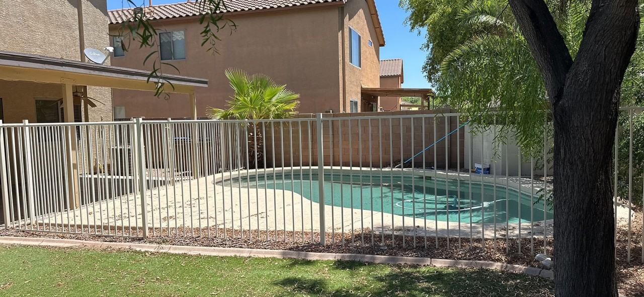 353 W Hereford Dr - Photo 6 of 48