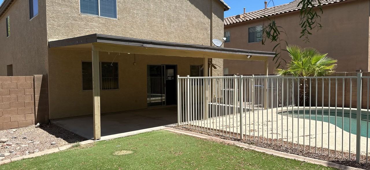 353 W Hereford Dr - Photo 7 of 48