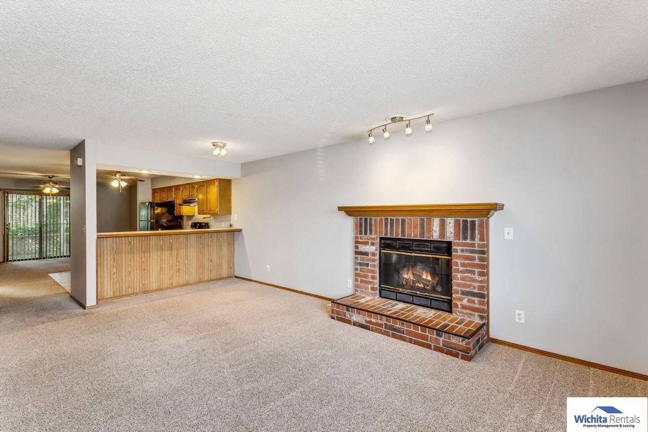 101 S Rock Rd #7 - Photo 5 of 14