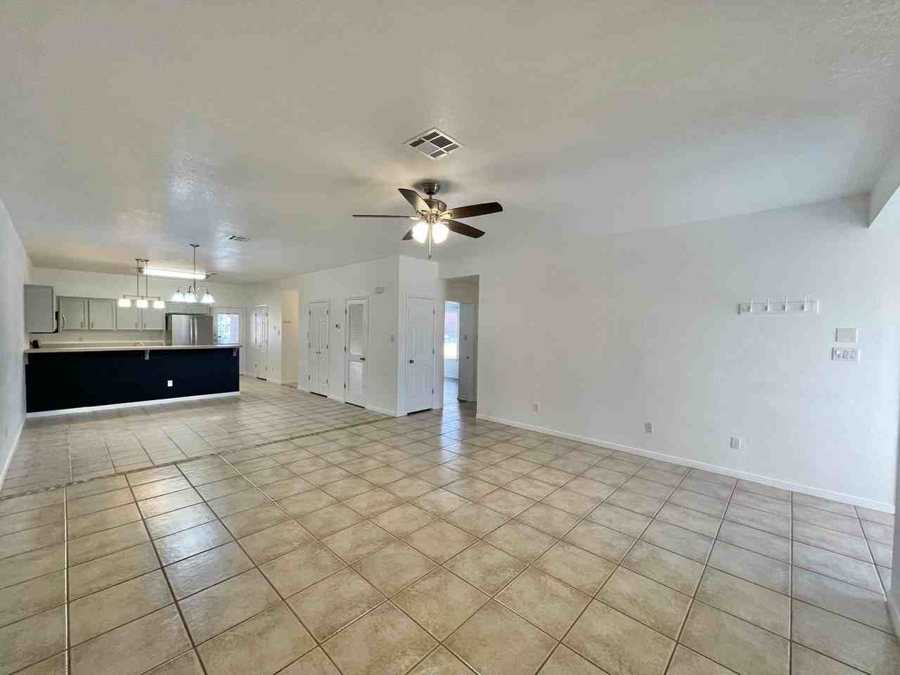 2703B Edgefield St - Photo 3 of 25