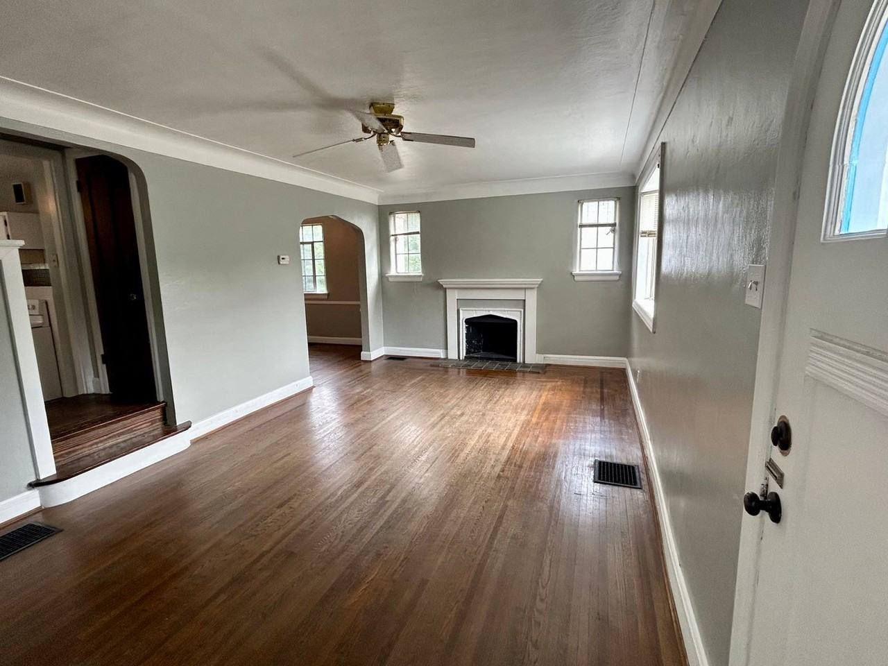 910 Kreis Ln - Photo 4 of 30