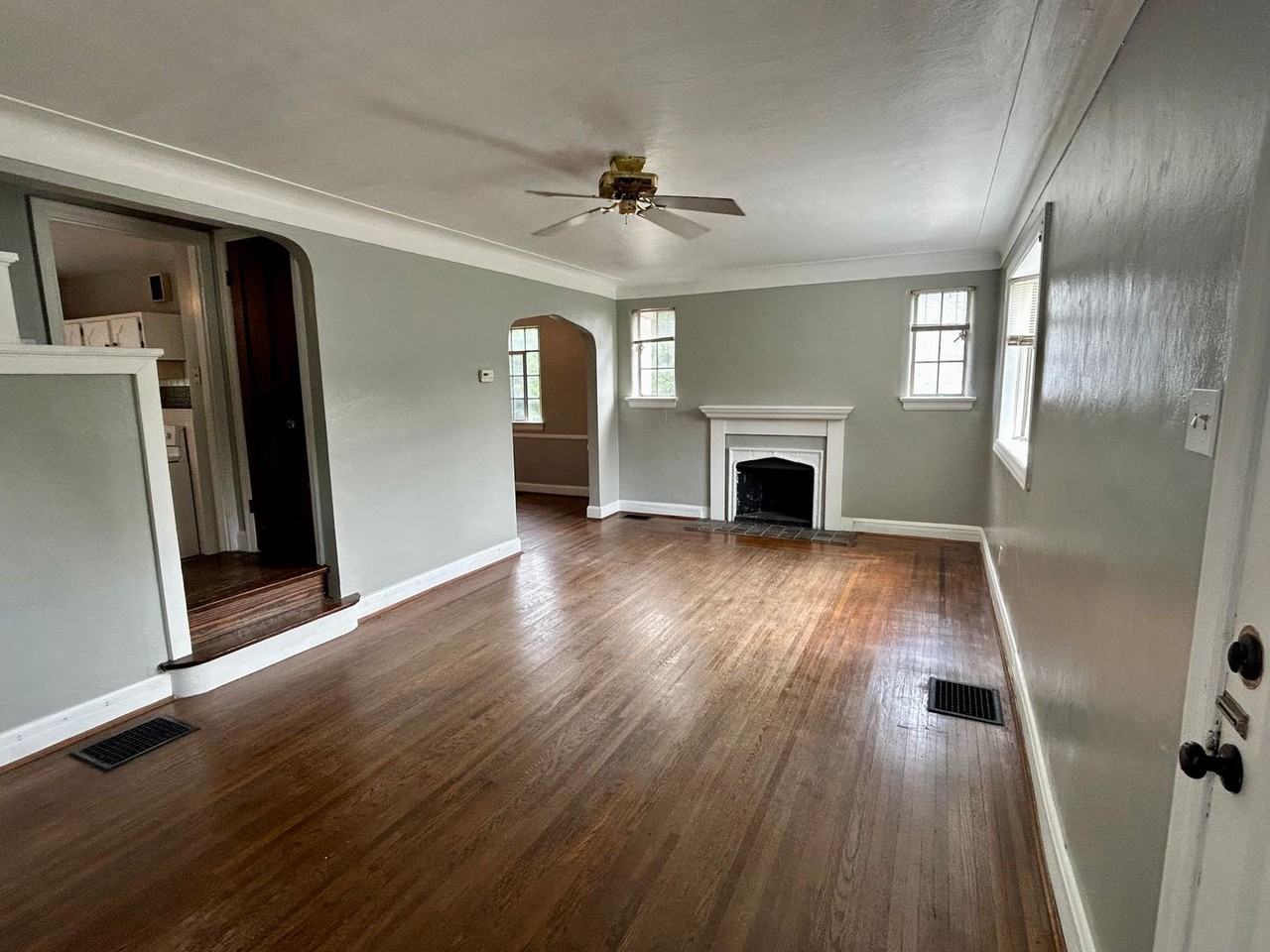 910 Kreis Ln - Photo 5 of 30