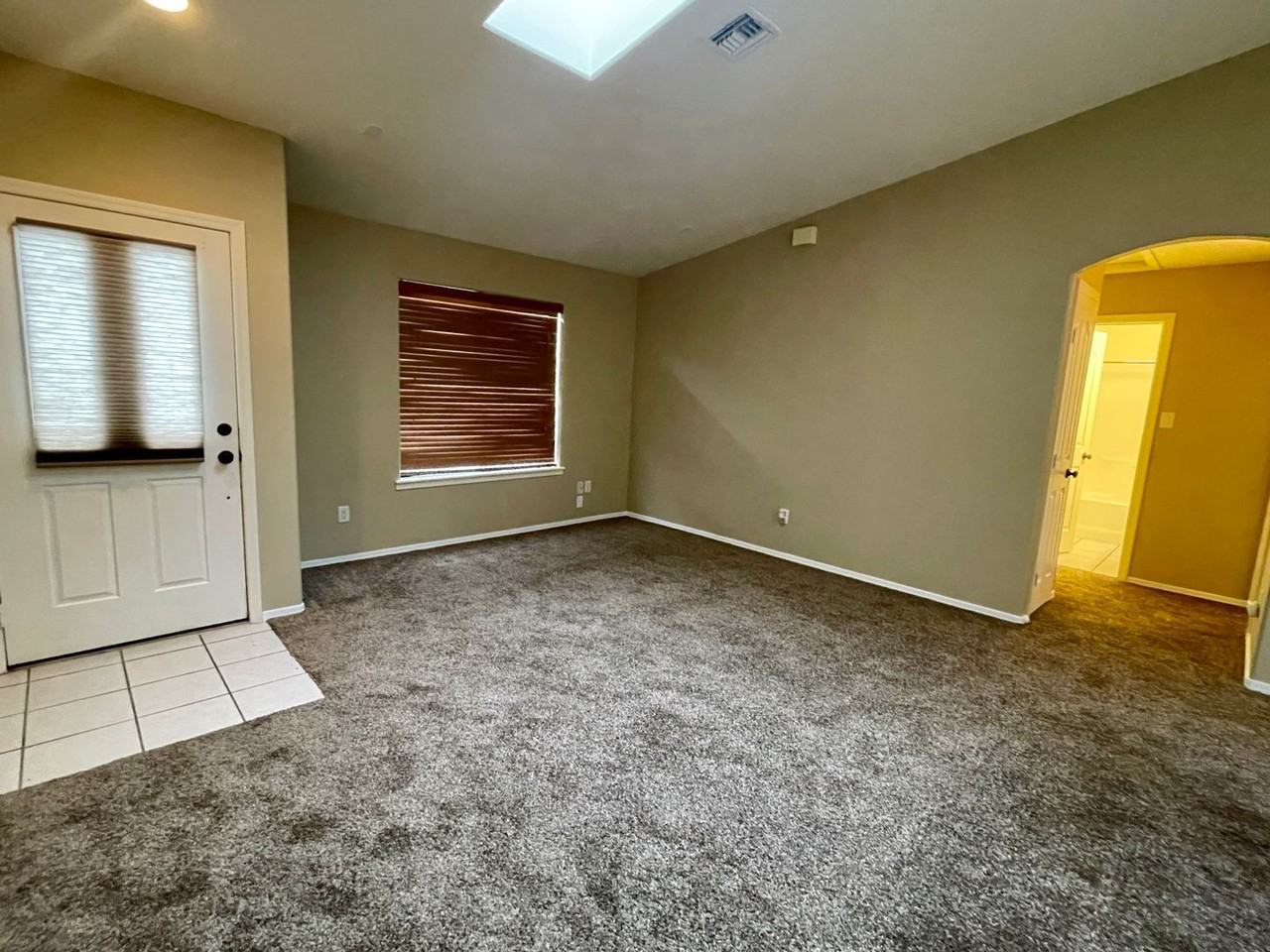 10664 E 34th St - Photo 3 of 28