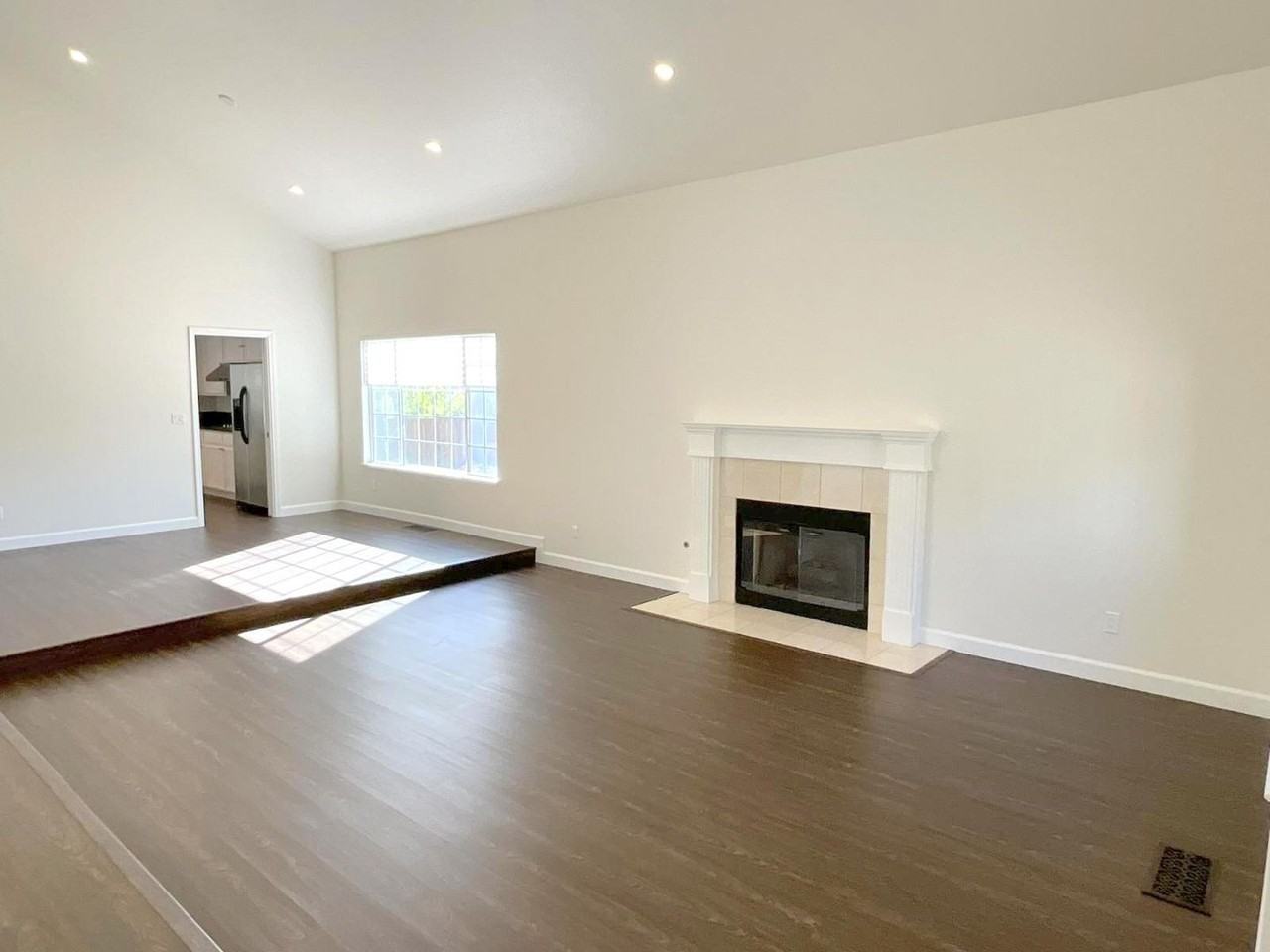 520 Norfolk Pl - Photo 4 of 49