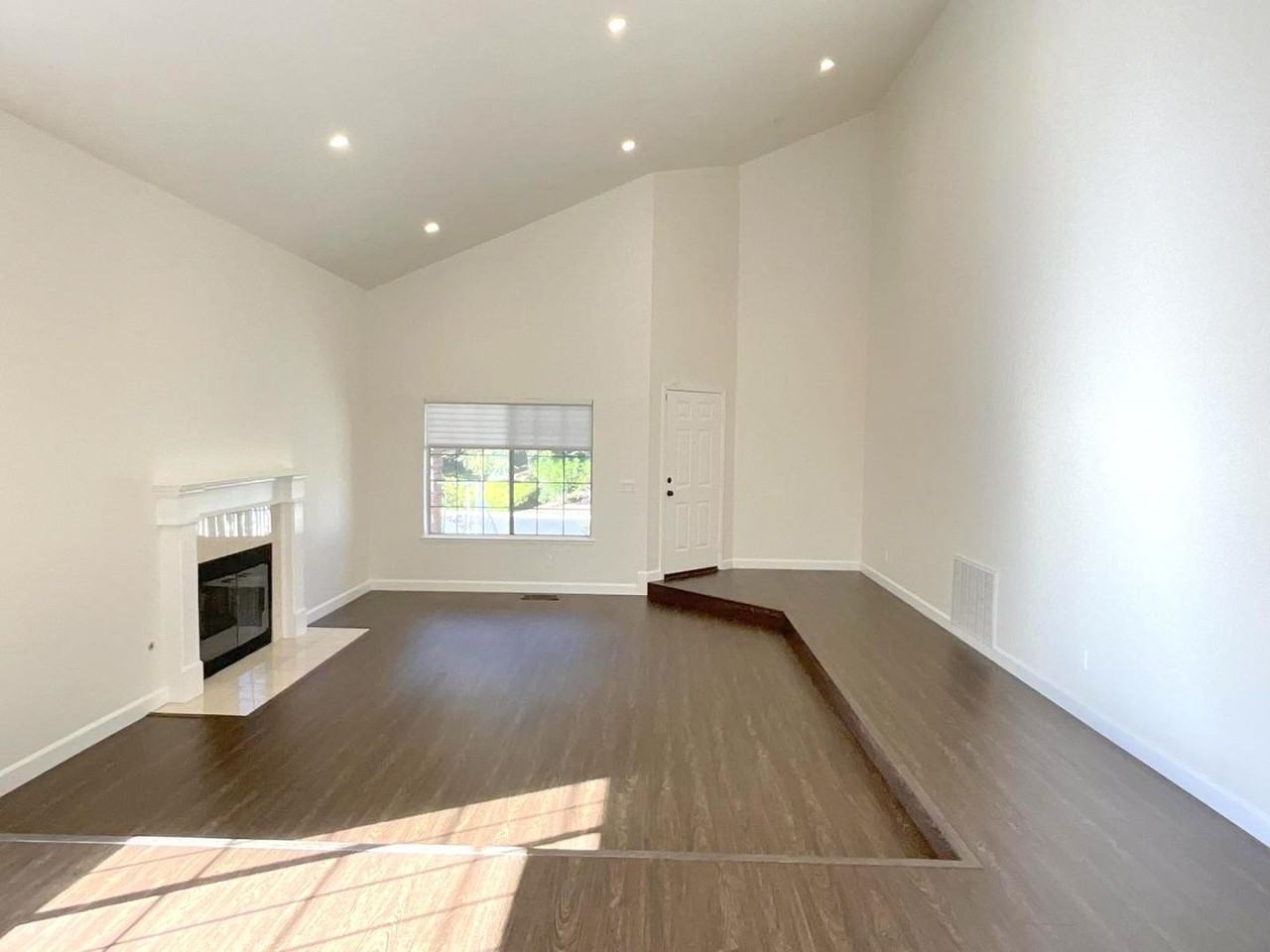 520 Norfolk Pl - Photo 7 of 49