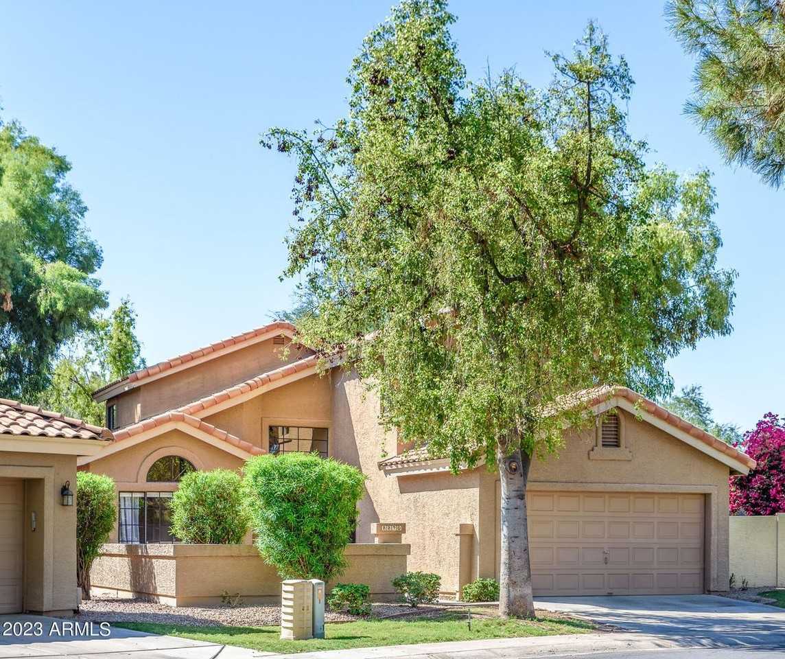 8890 S Grandview Dr - Photo 2 of 49