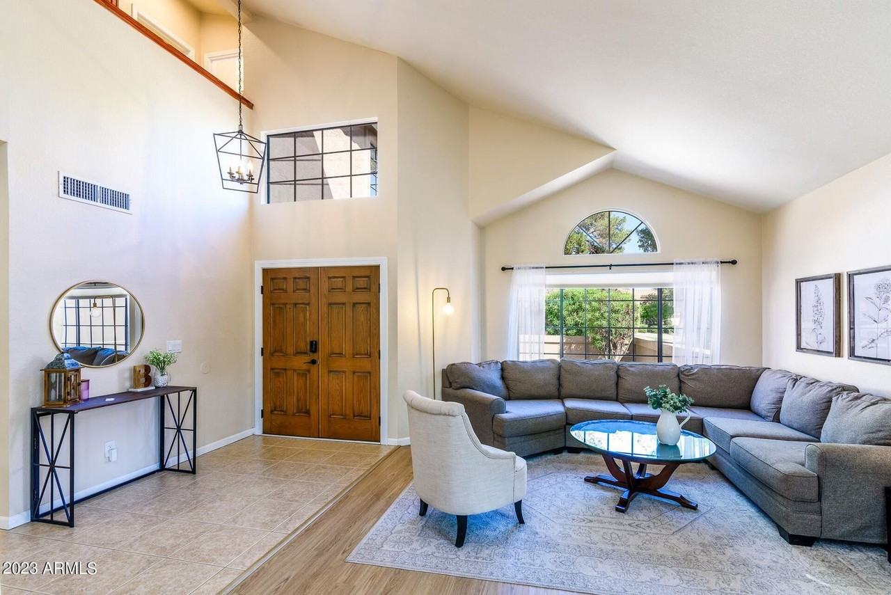 8890 S Grandview Dr - Photo 6 of 49