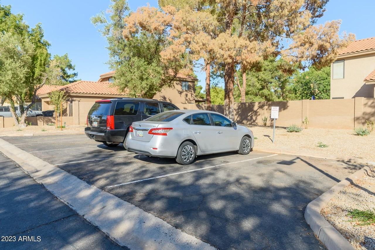 8890 S Grandview Dr - Photo 4 of 49