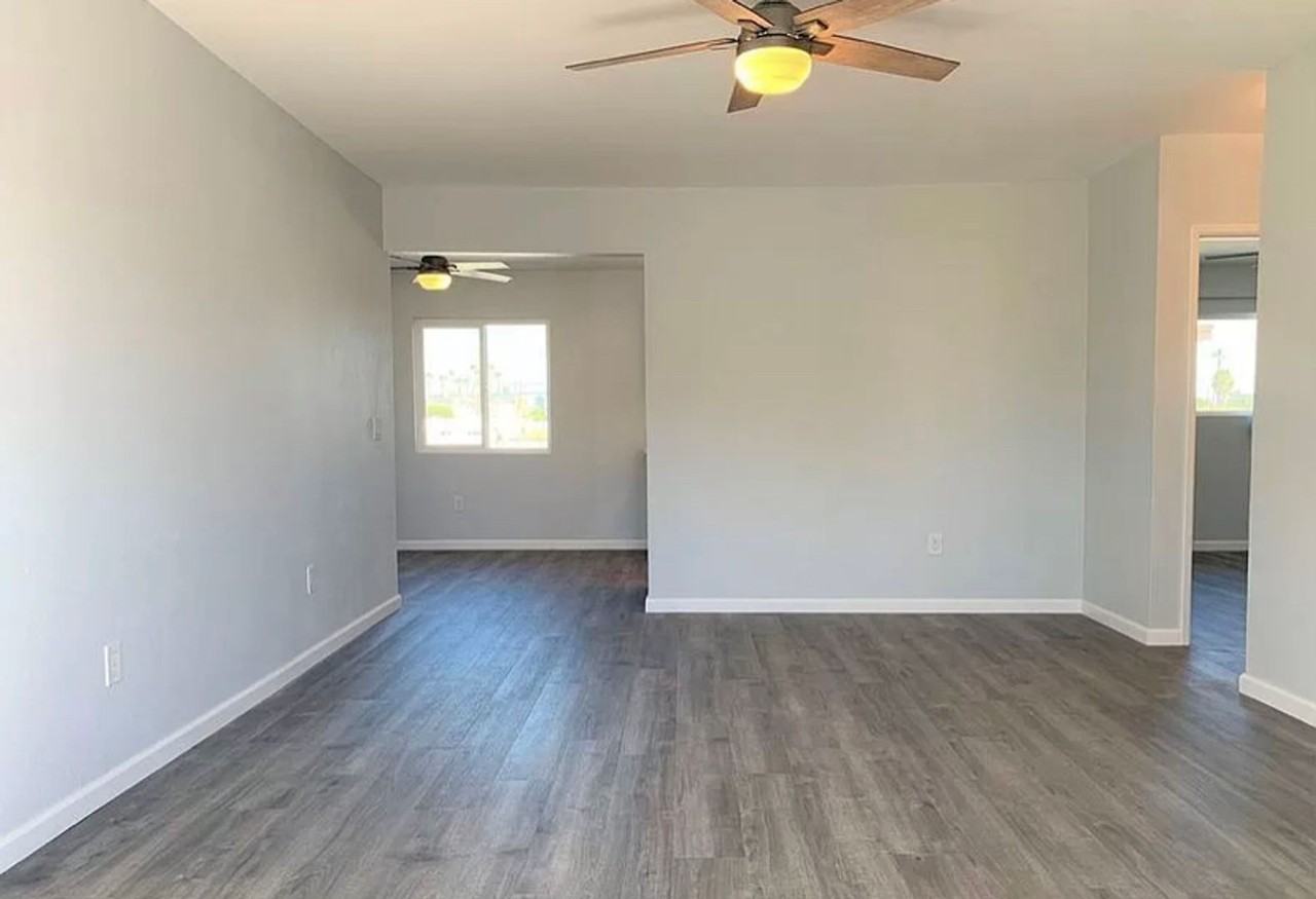 823 10th St - Photo 5 of 26