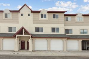 featured image of 825 Crestmont Way #E