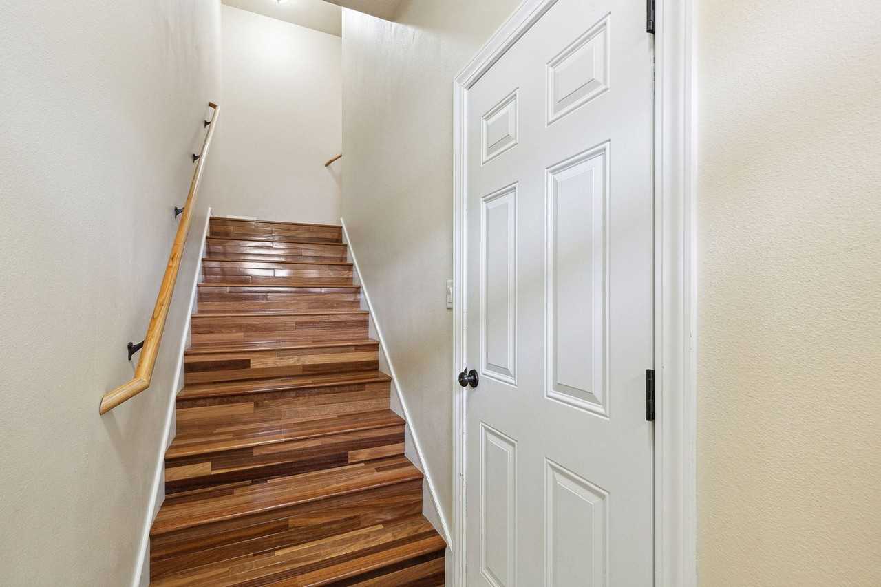 825 Crestmont Way #E - Photo 7 of 42