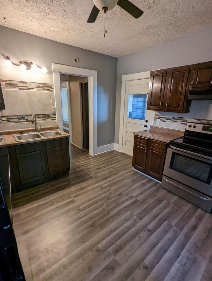 803 S Topeka Ave - Photo 4 of 28