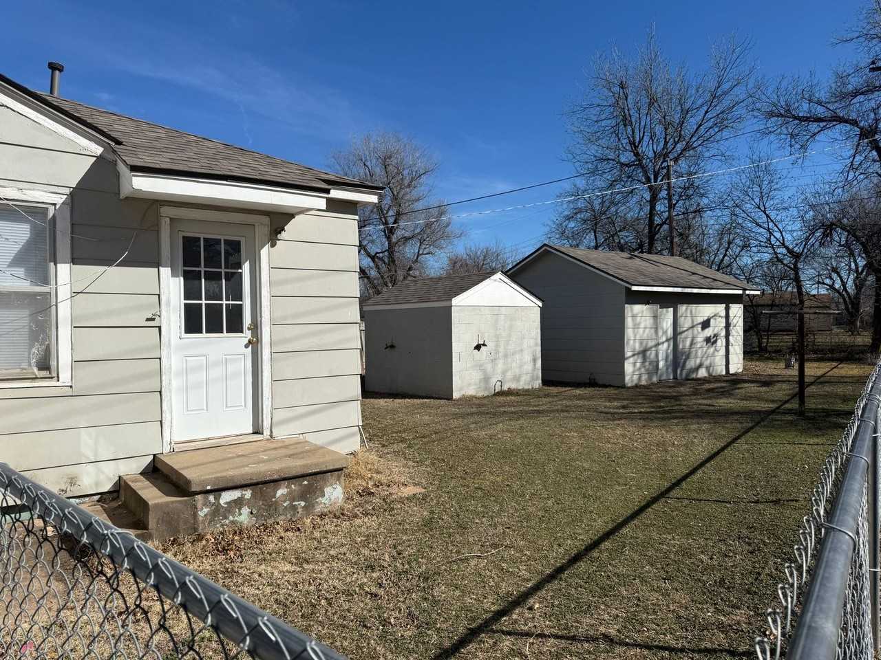 1513 W Hudson Dr - Photo 2 of 11