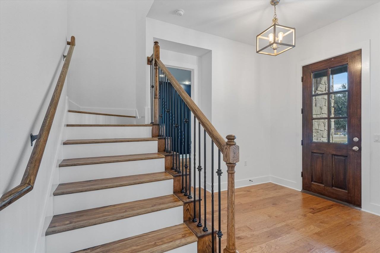 3120 Tom Miller St - Photo 3 of 45