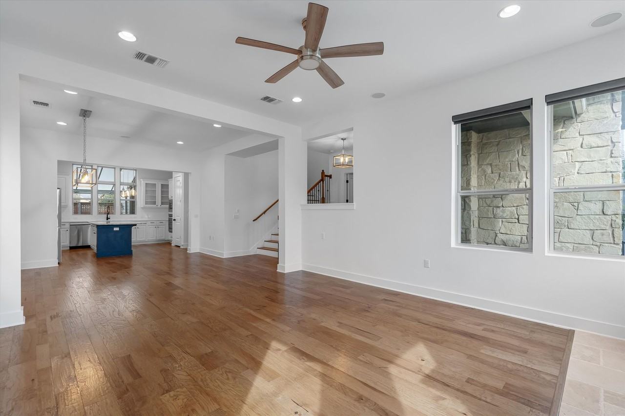 3120 Tom Miller St - Photo 5 of 45