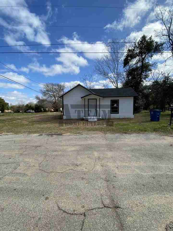801 Walnut St - Photo 2 of 23