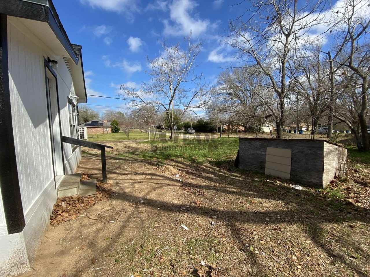 801 Walnut St - Photo 4 of 23