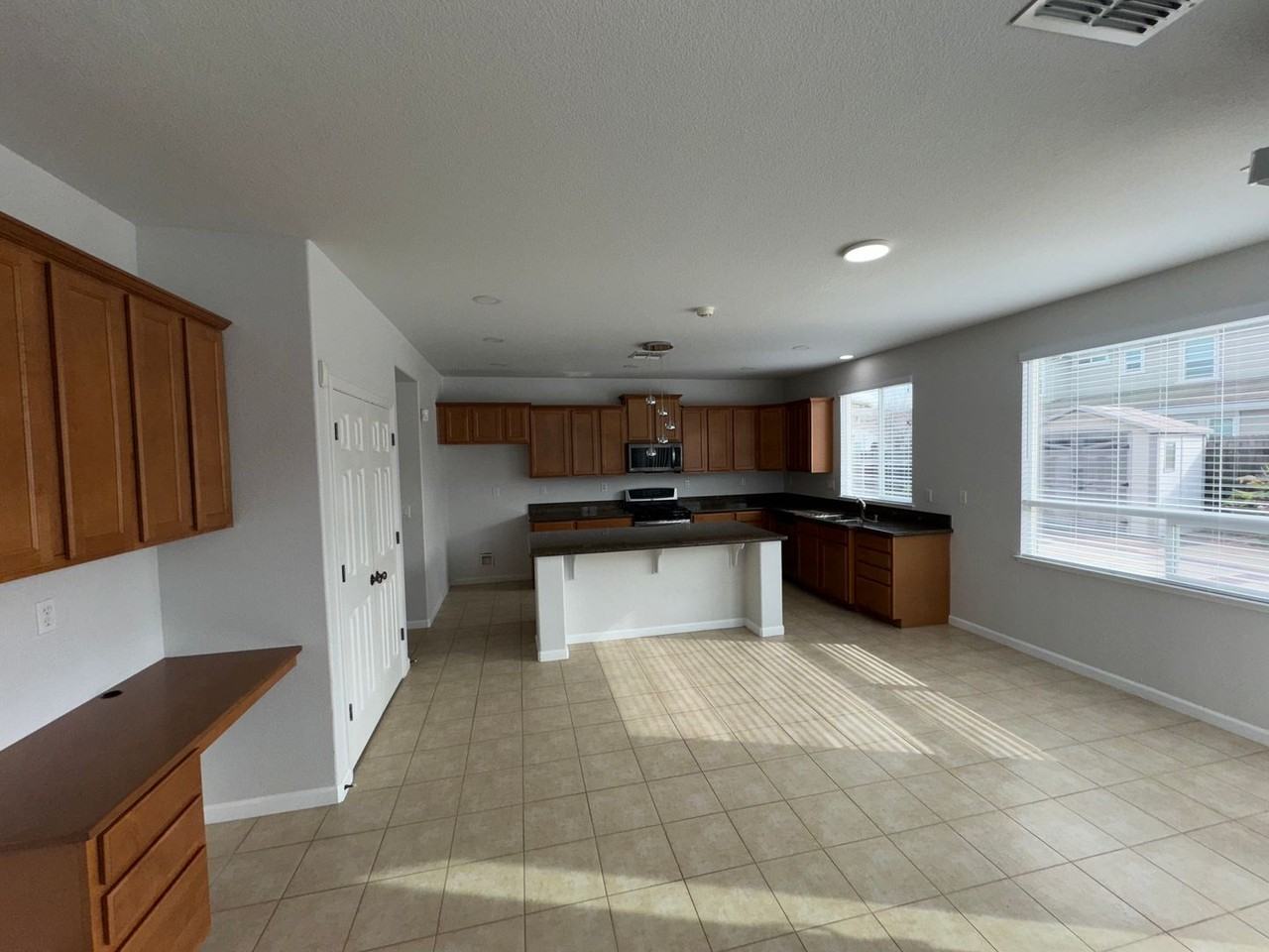 7916 Splendid Way - Photo 3 of 25