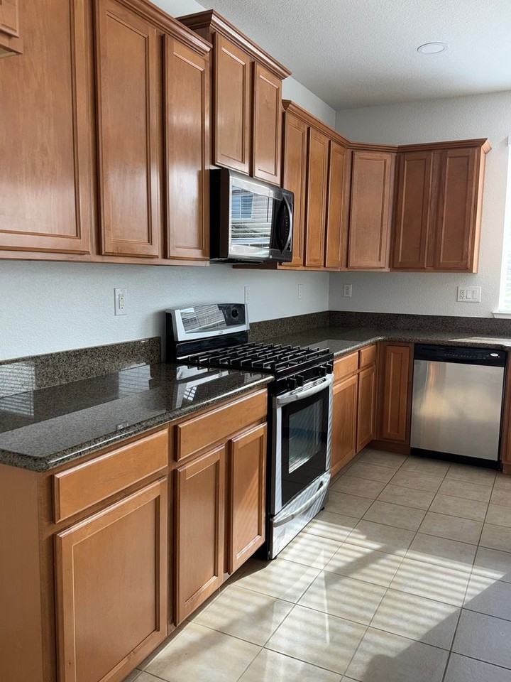 7916 Splendid Way - Photo 6 of 25