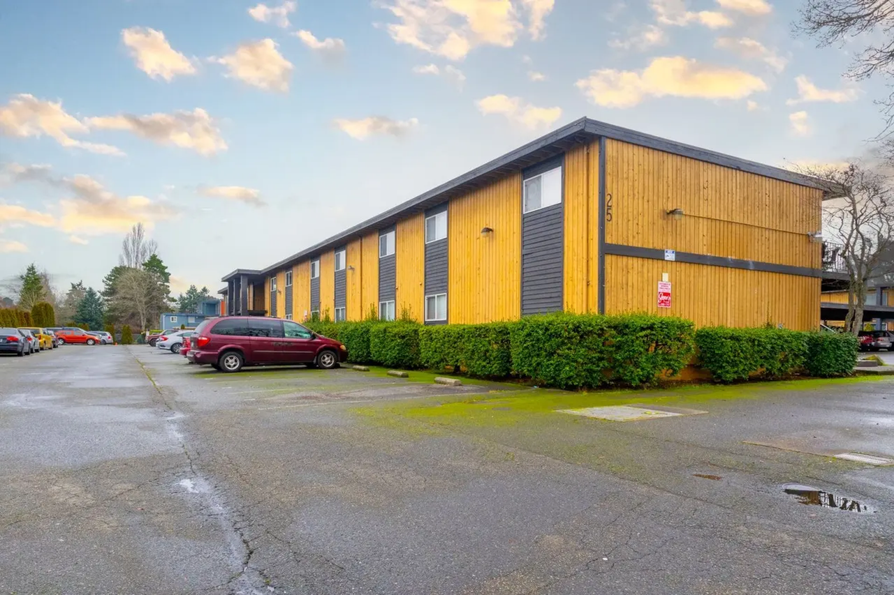 Casa Cabana Apartments - Photo 2 of 12