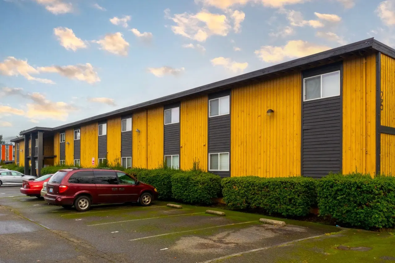 Casa Cabana Apartments - Photo 3 of 12