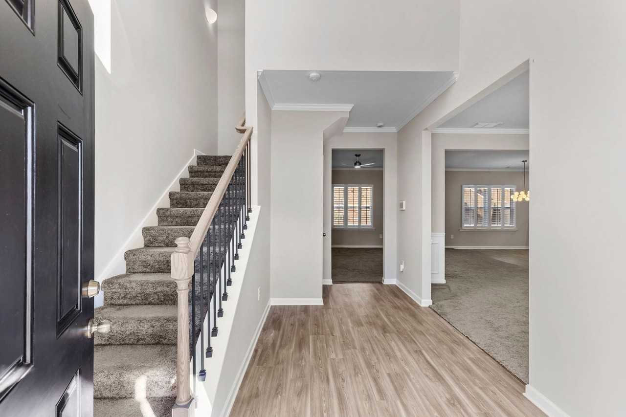 575 Belmont Ln - Photo 2 of 33