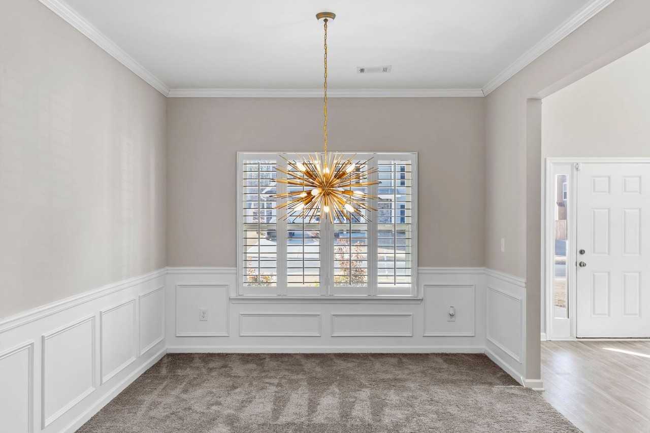 575 Belmont Ln - Photo 3 of 33