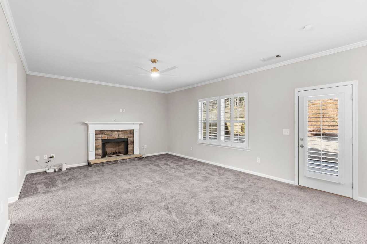 575 Belmont Ln - Photo 6 of 33