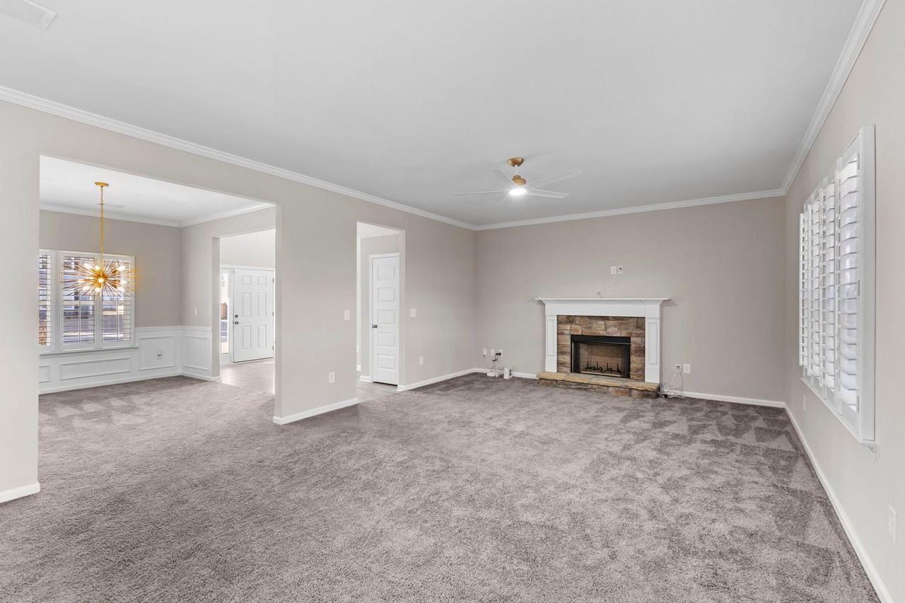 575 Belmont Ln - Photo 7 of 33