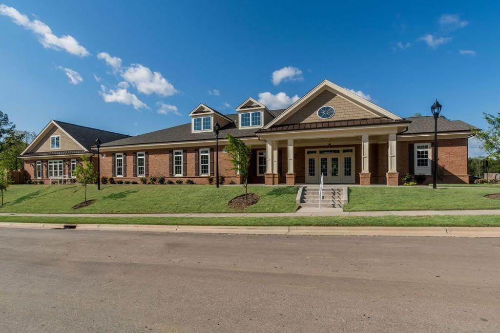 1012 Freeport Dr - Photo 5 of 50