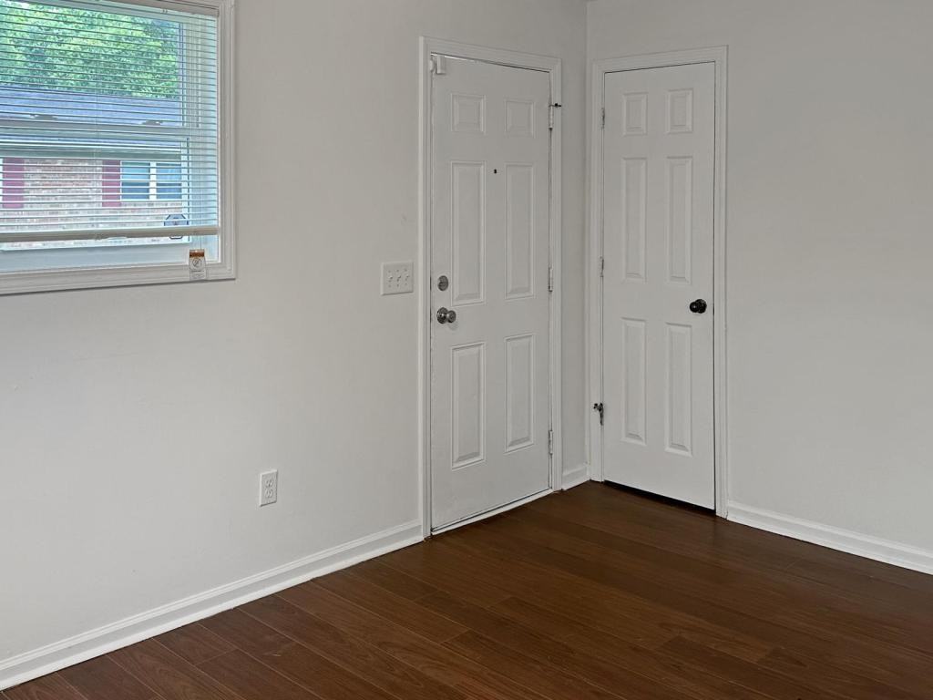 1204 Randolph Ave - Photo 2 of 10