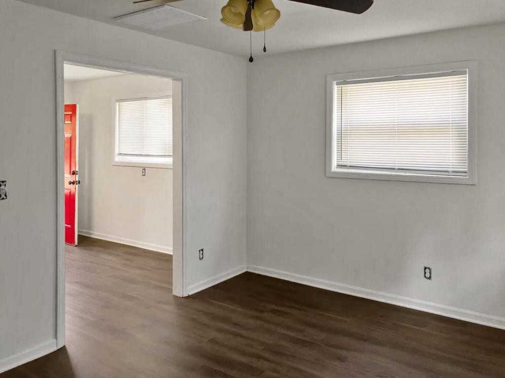 1204 Randolph Ave - Photo 4 of 10