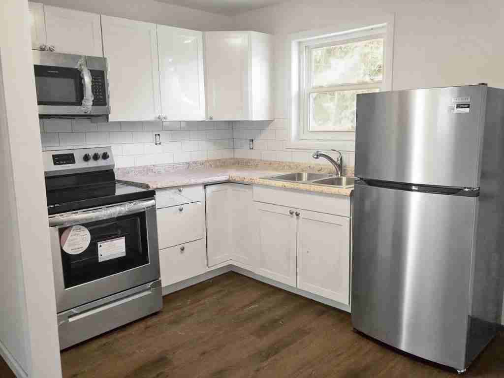 1204 Randolph Ave - Photo 5 of 10