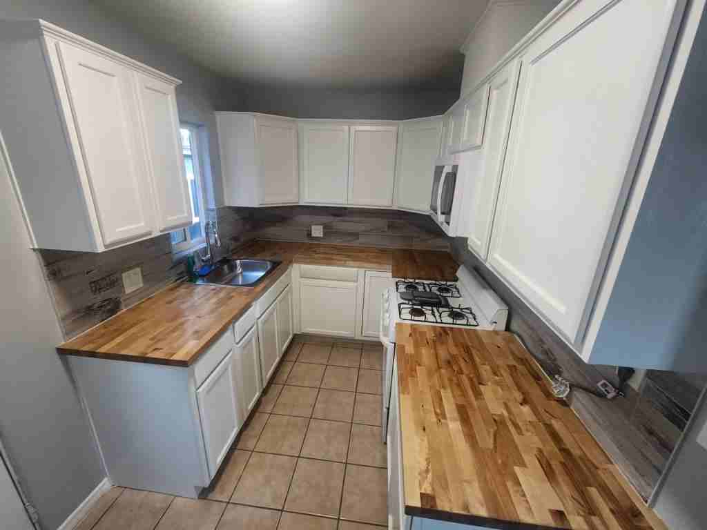 2943 Talbot St - Photo 3 of 8