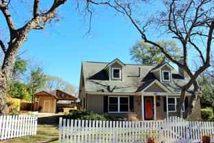 705 S Baylor St - Photo 1 of 1