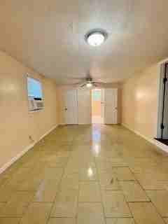 1702 Lamar Ave - Photo 3 of 9