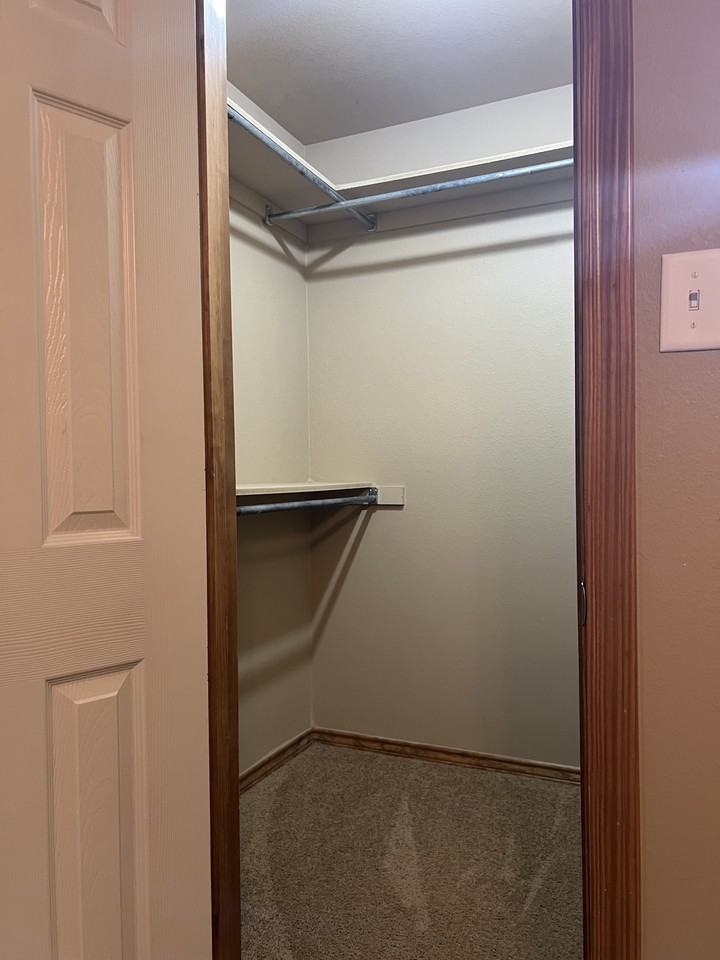 422 Se Front St - Photo 3 of 12