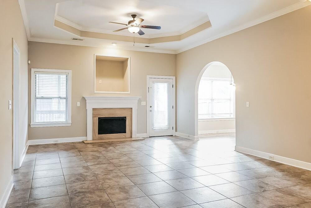 626 Waterford Ln - Photo 3 of 16